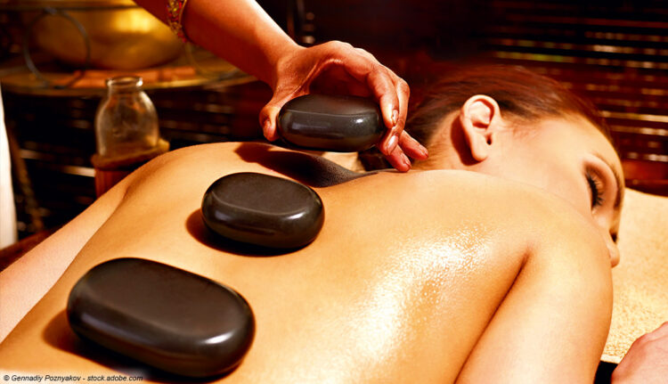 Ayuveda Massage Steine hot stone