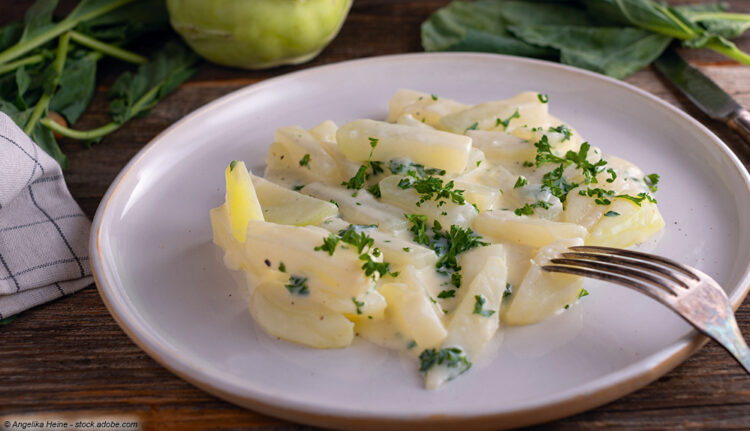 Kohlrabigemüse auf Teller